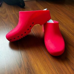 Hot Pink Calzuro Shoes and Insoles